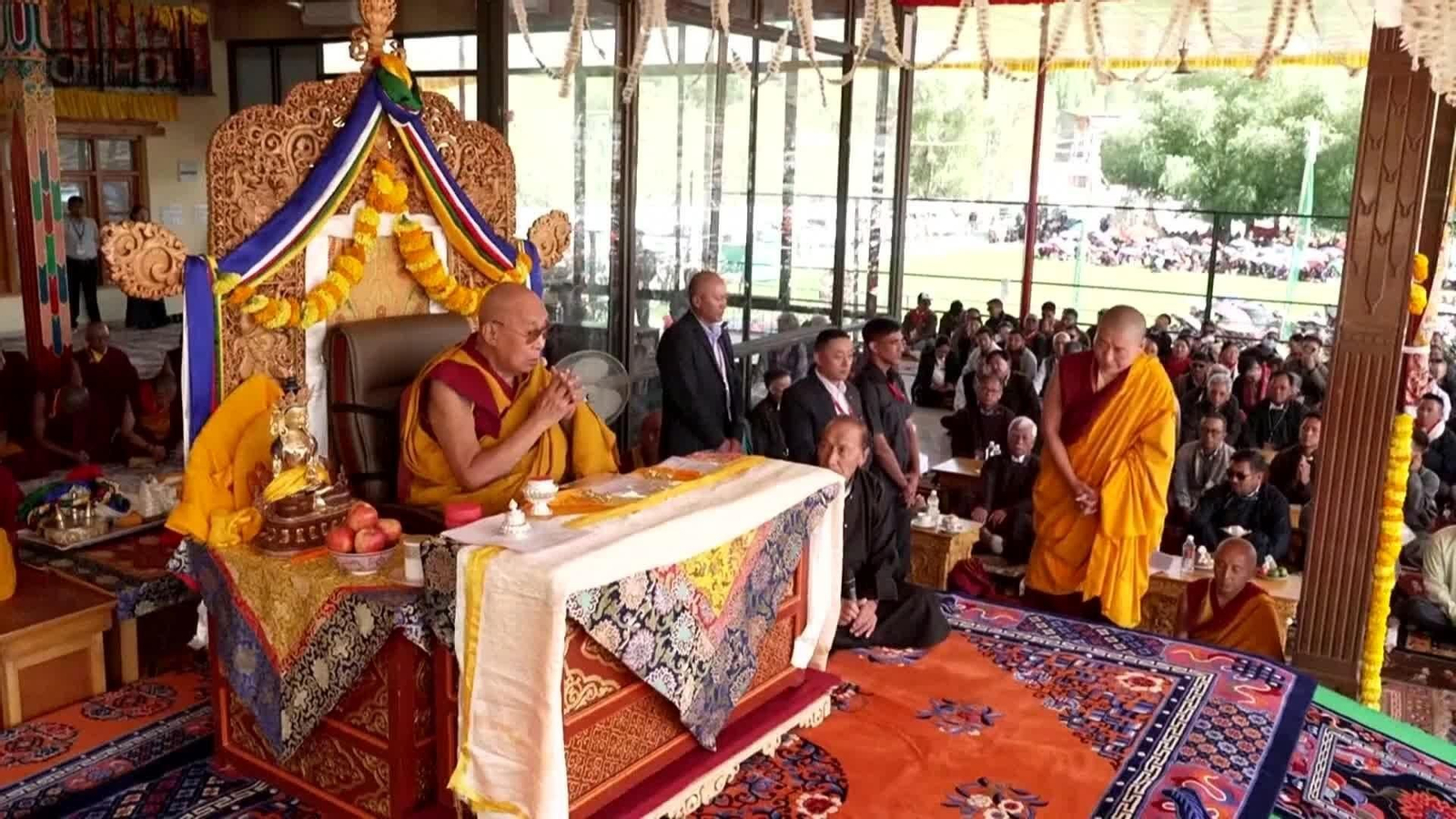 D010-INDIA DALAI LAMA VICTIMAS NEPAL