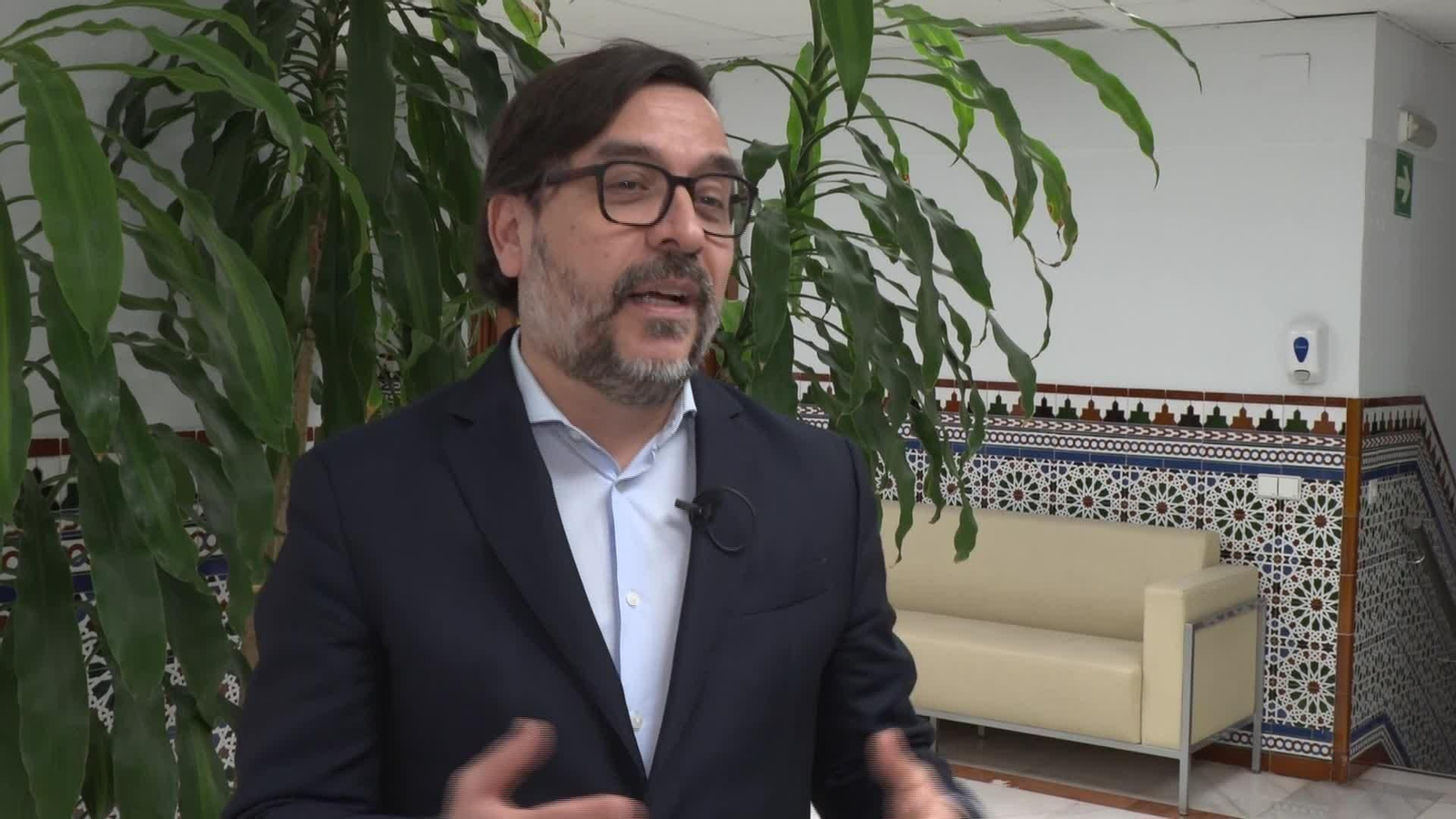 L034-SEVILLA ECONOMISTA SOBRE SUBIDA CONTRATACIONES