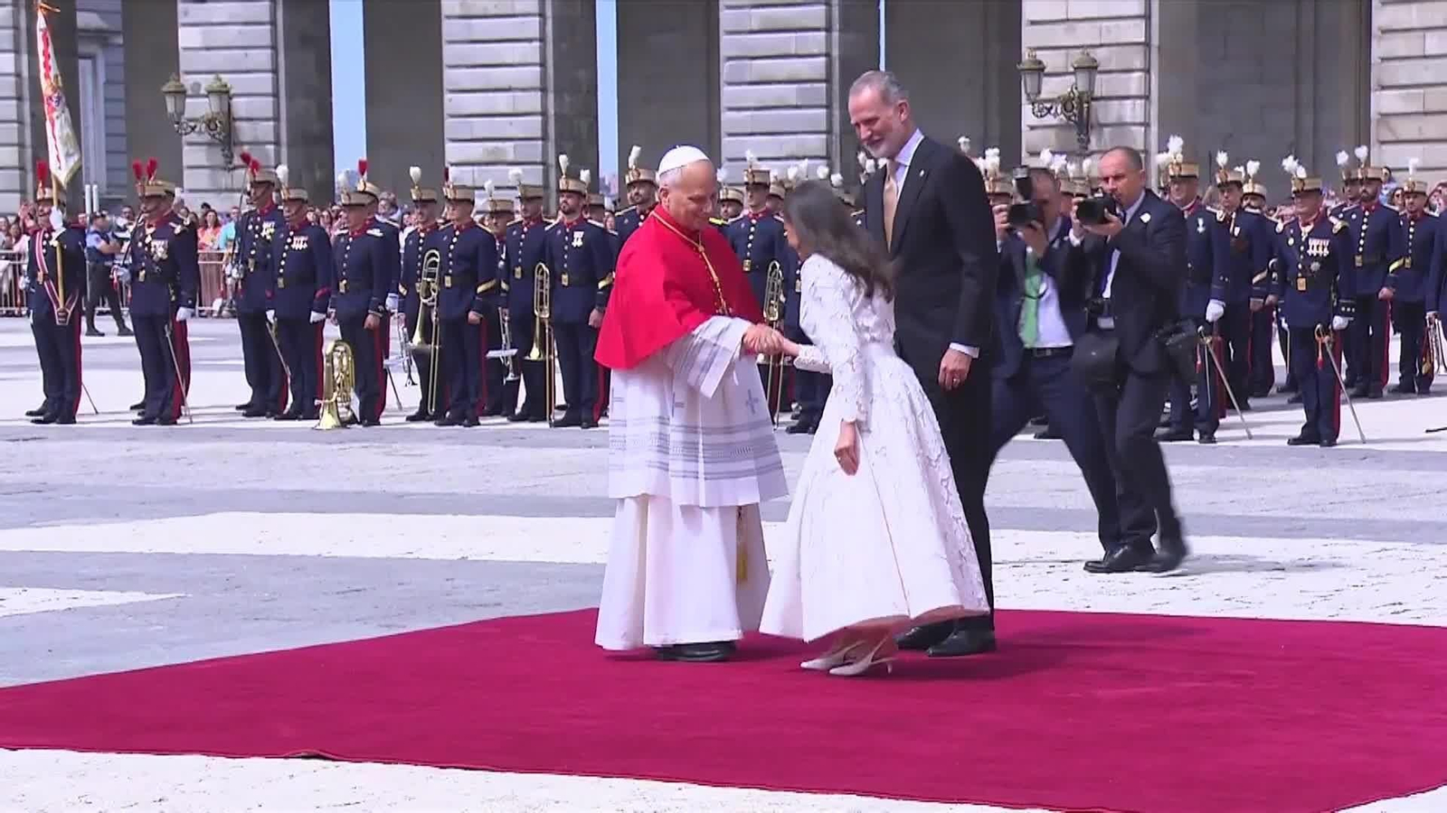 va llegada palacio real papa