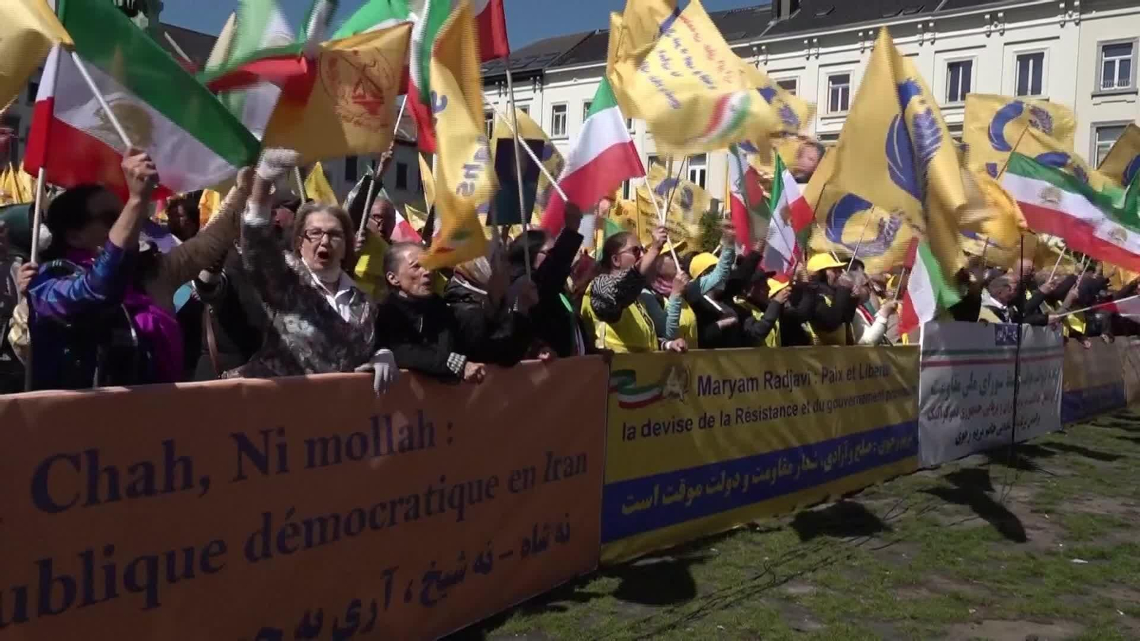 X077-BELGICA OPOSITORES IRAN