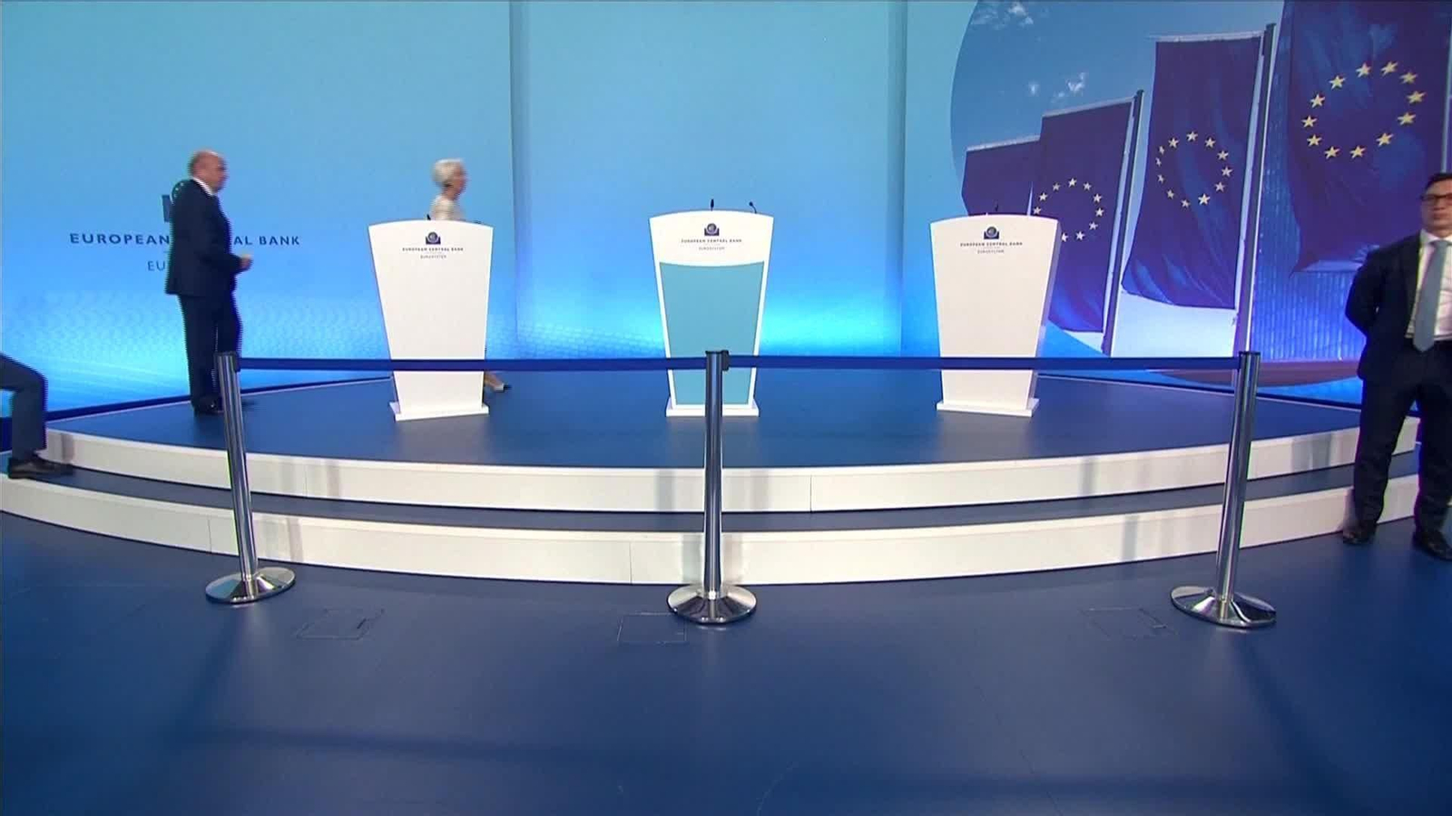 J058-ALEMANIA LAGARDE MANTIENE LOS TIPOS