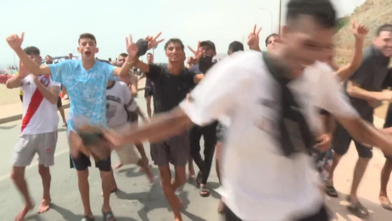 weeb jovenes y felices ceuta