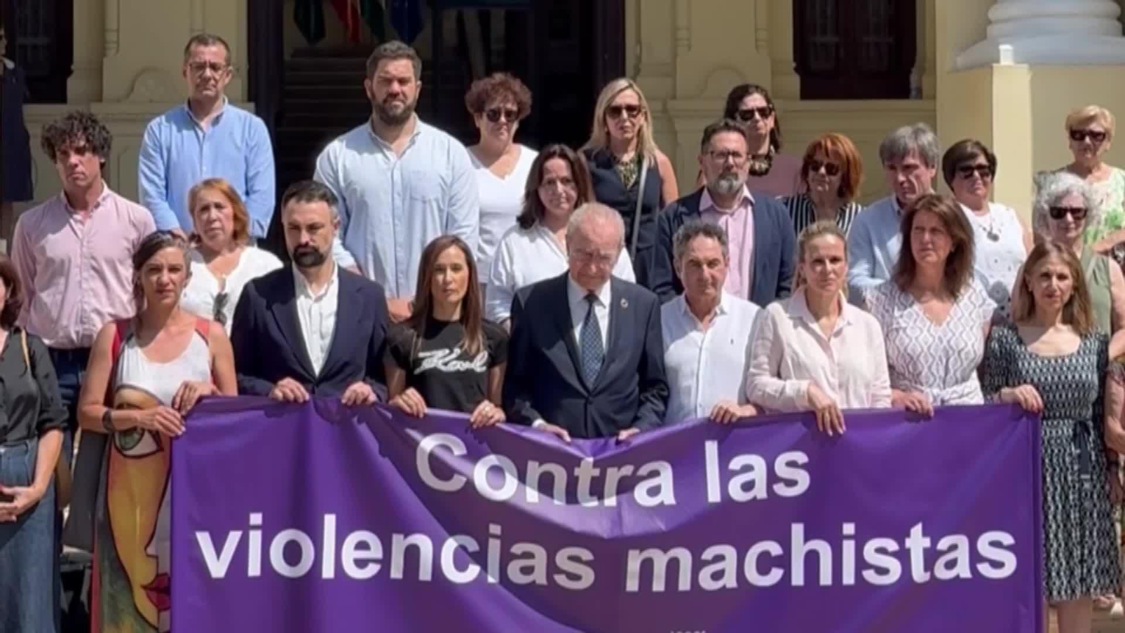 S027-MALAGA MINUTO SILENCIO MUJER ASESINADA