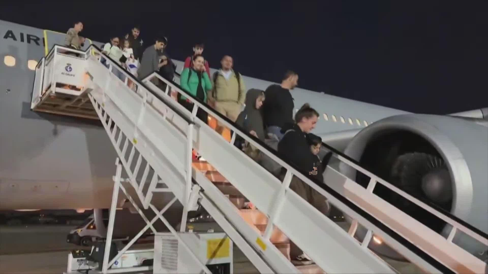 web llegada españoles evacuados oman