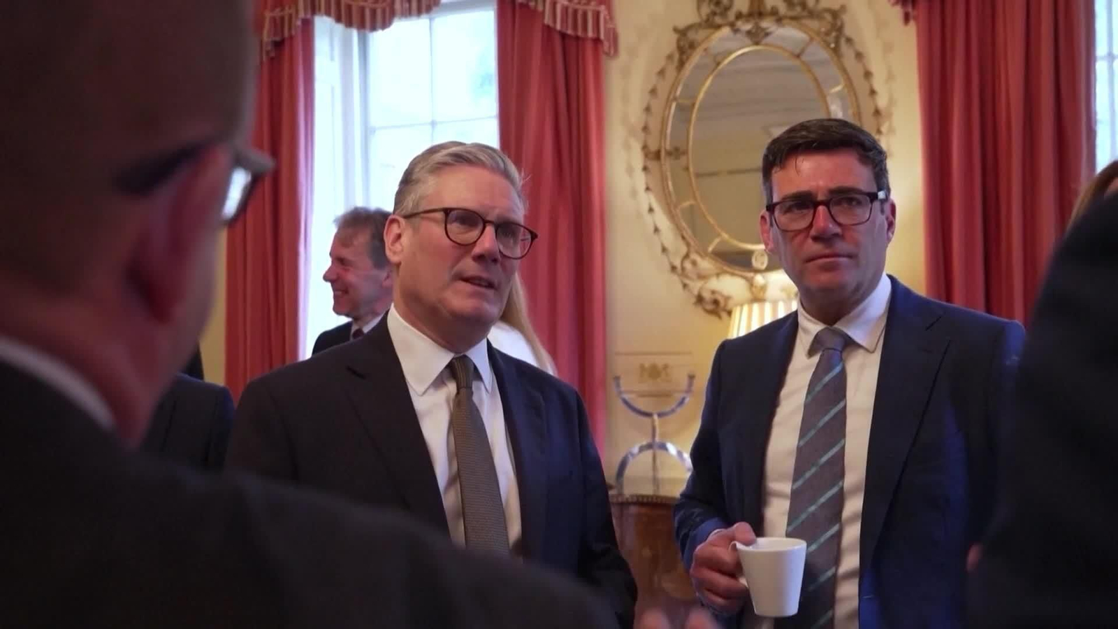 va minitro britanico se postula