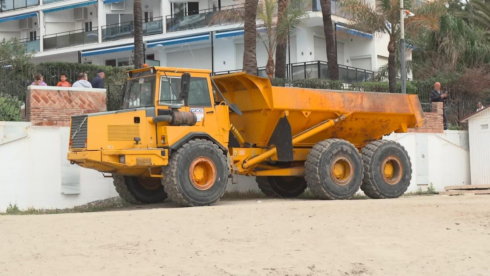 D018-MALAGA LIMPIEZA PLAYAS TRAS TEMPORAL PARA SEMANA SANTA