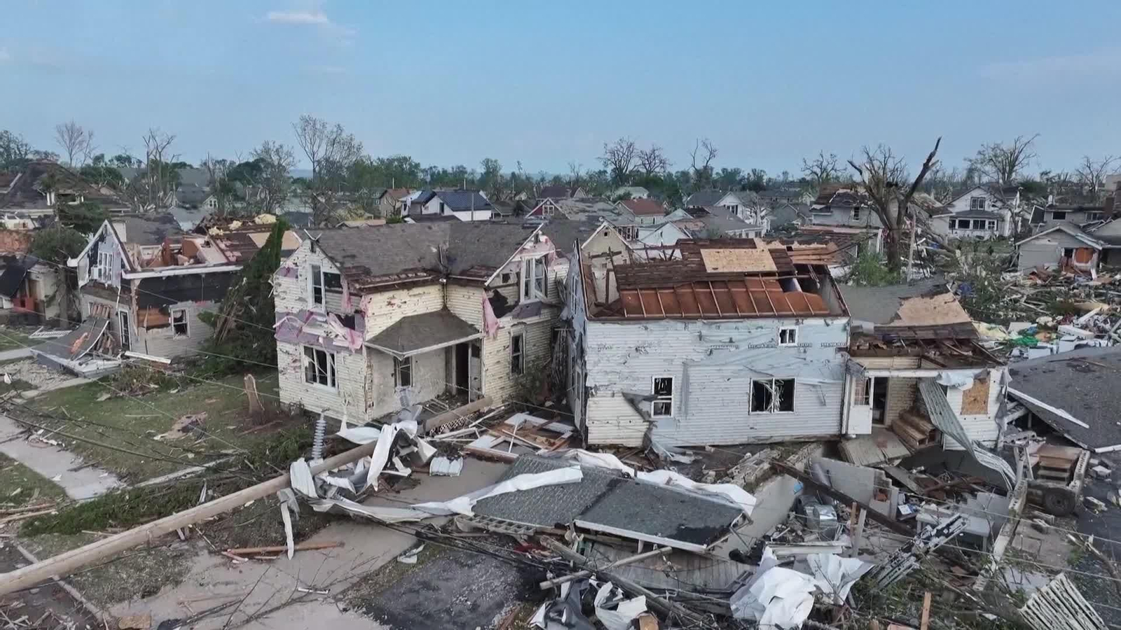M004-EEUU DESTROZOS TORNADO WISCONSIN