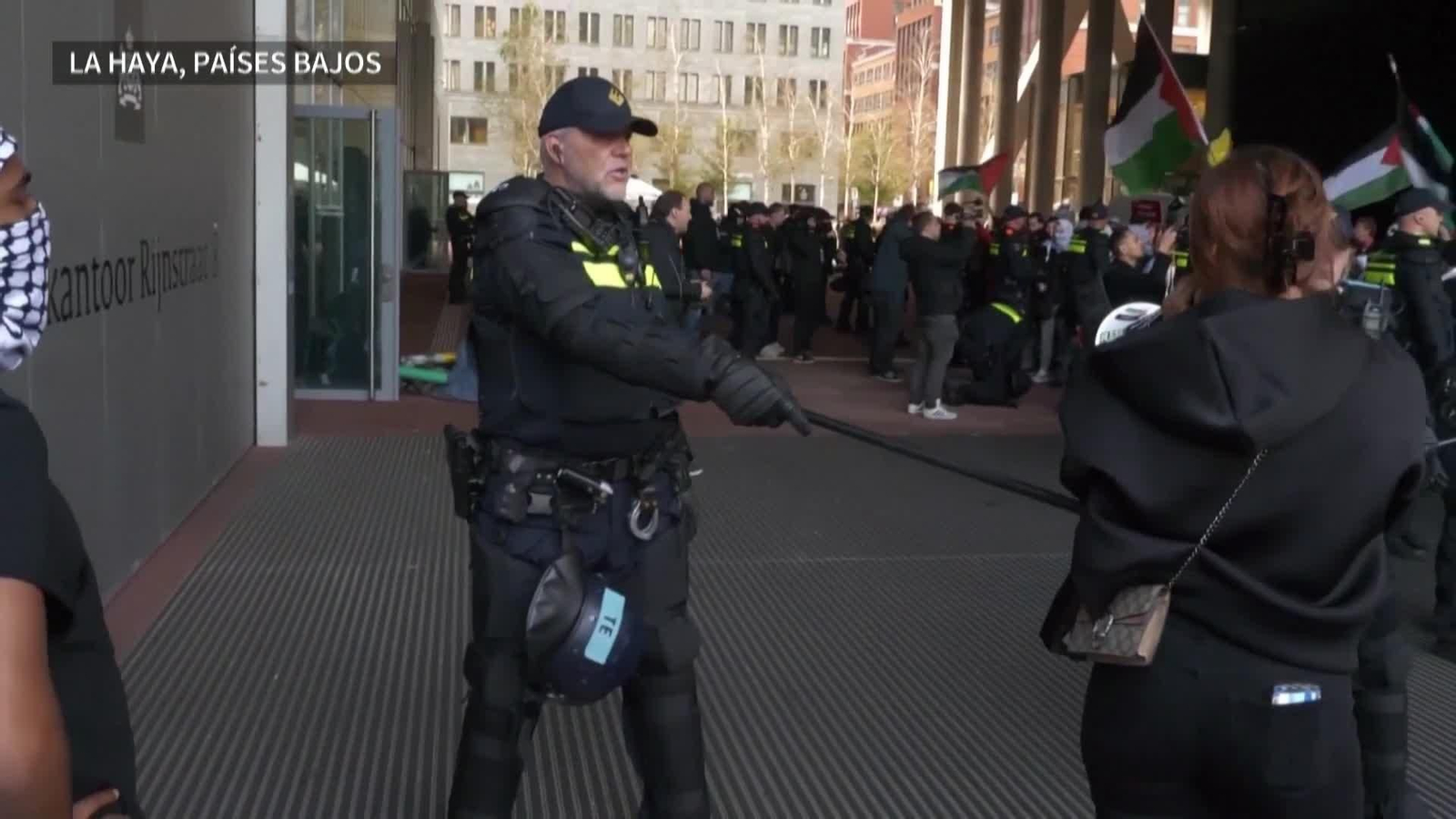 va sofia protesta con rotulos bien