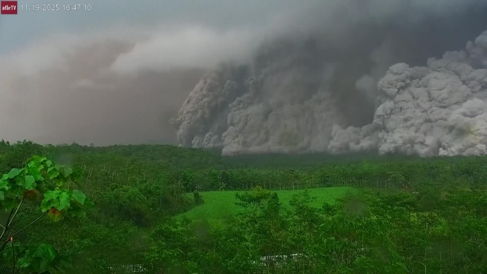 va timelapse erupcion volcan indonesia
