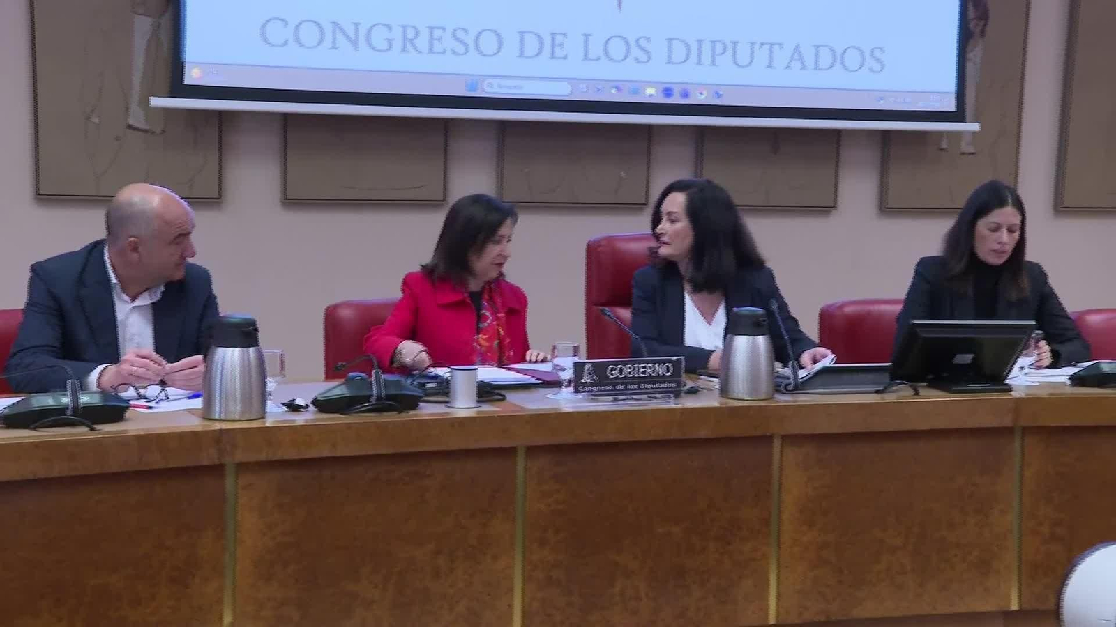 M016-CONGRESO MARGARITA ROBLES SALIDA COMISION