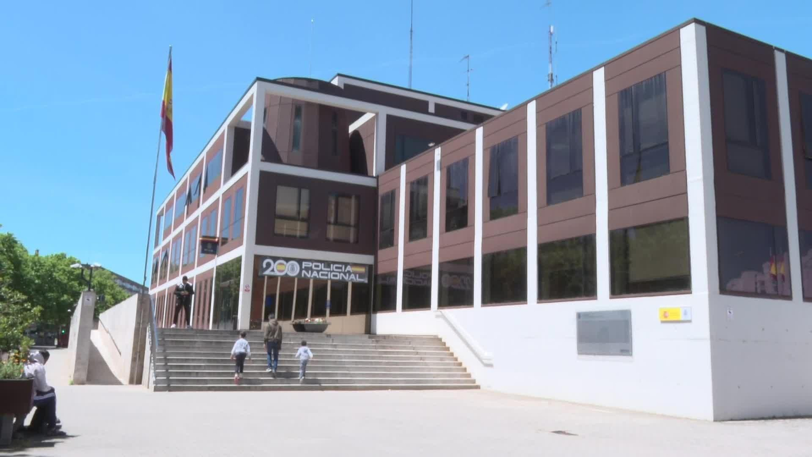 J075-BURGOS ABUSO SEXUAL MENOR RECURSOS COMISARIA