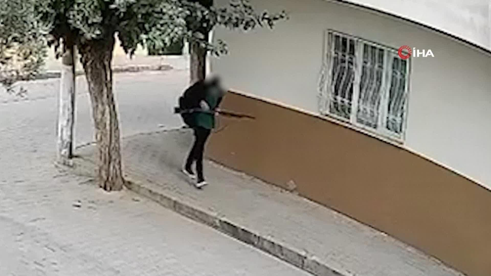 M047-TURQUIA ADOLESCENTE DISPARA ESTUDIANTES ESCUELA SECUNDARIA