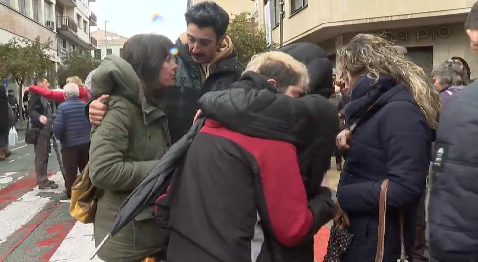 Tres días de luto oficial por la muerte del menor de 7 años en lo que parece un nuevo caso de violencia vicaria Tres días de luto oficial por la muerte del menor de 7 años en lo que parece un nuevo caso de violencia vicaria