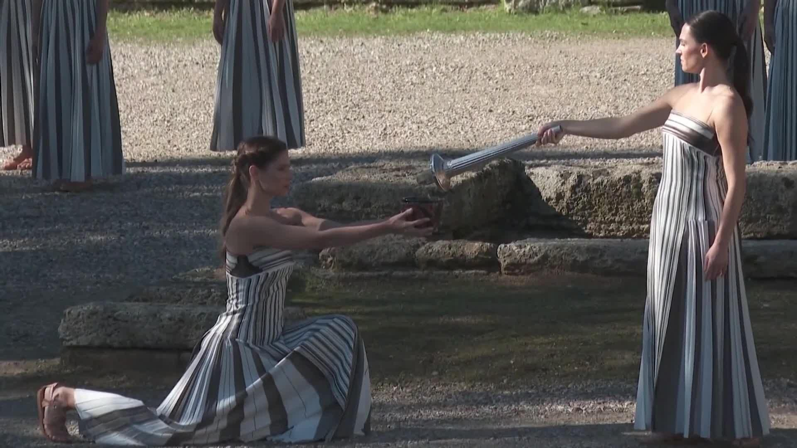 va grecia sale antorcha jjoo invierno