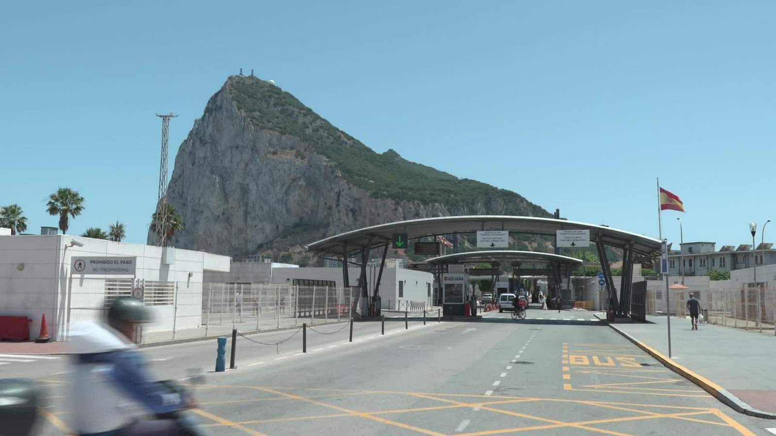X078-CADIZ DEMOLICION VERJA GIBRALTAR LA LINEA