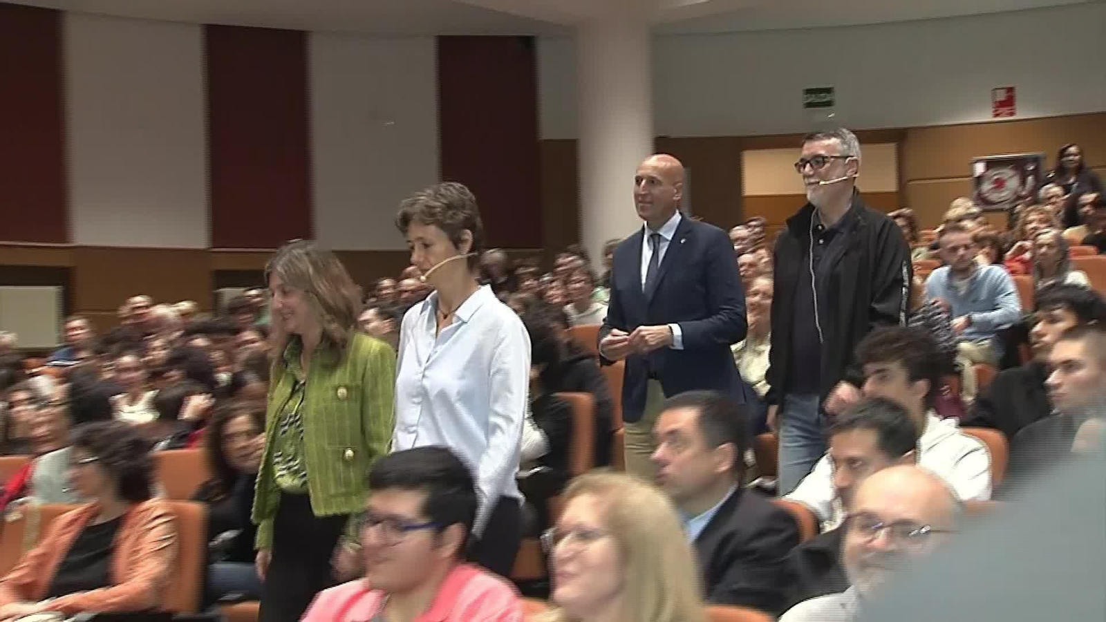 X105-VARIOS INVESTIGADORES ECLIPSE