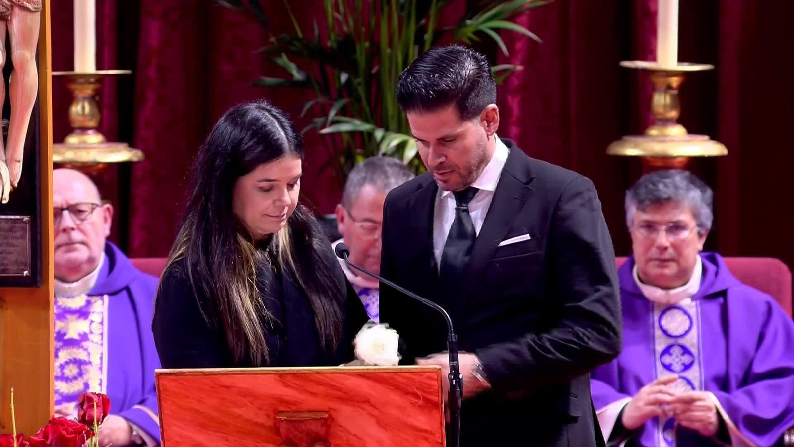 J087-HUELVA  FUNERAL VICTIMAS ADAMUZ LECTURA FAMILIARES