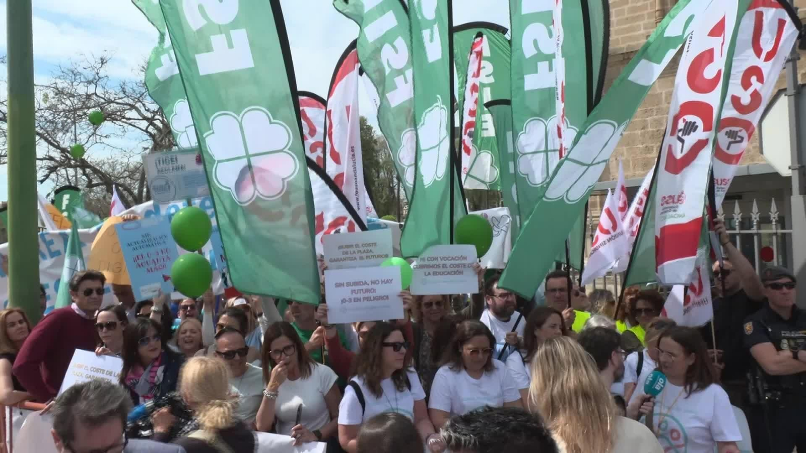 X074-SEVILLA PROTESTA MEJORAS COLEGIOS