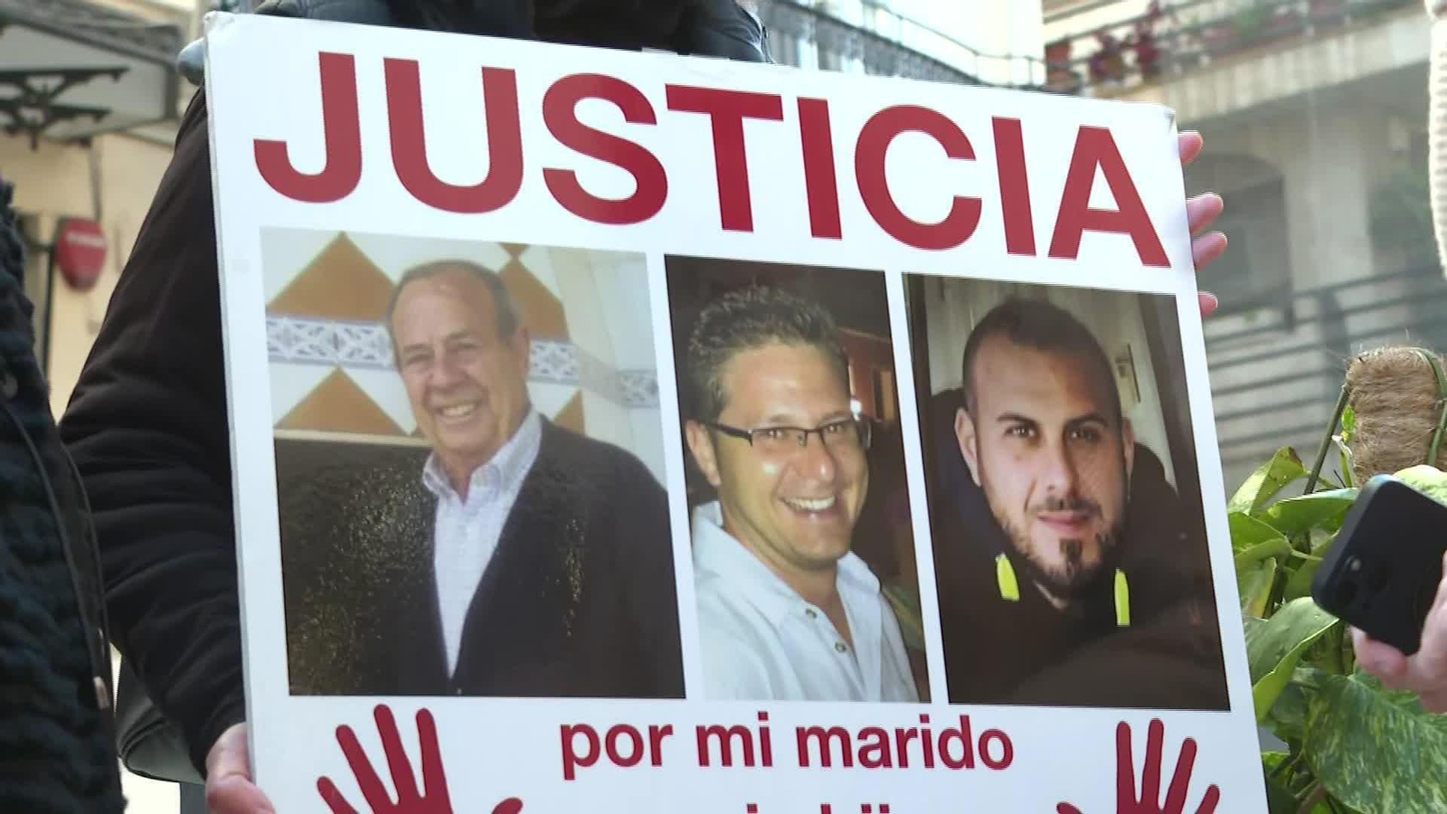 J028-VALENCIA PROTESTAS VICTIMAS DANA INVESTIDURA