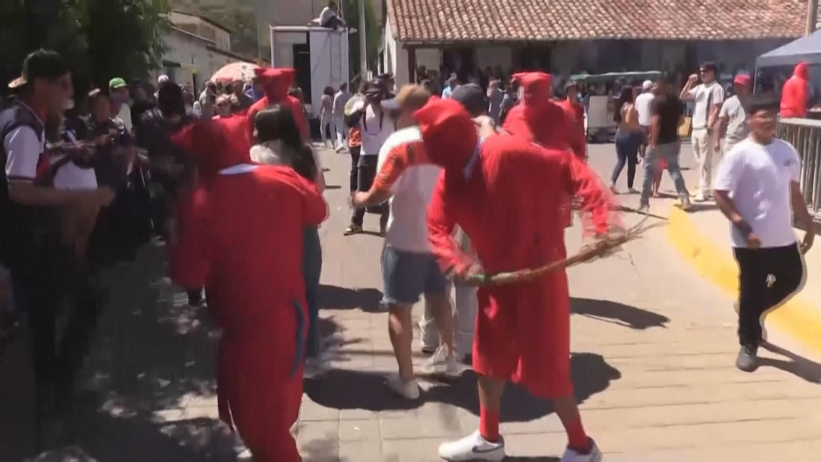 va procesion diablos el salvador frame 163