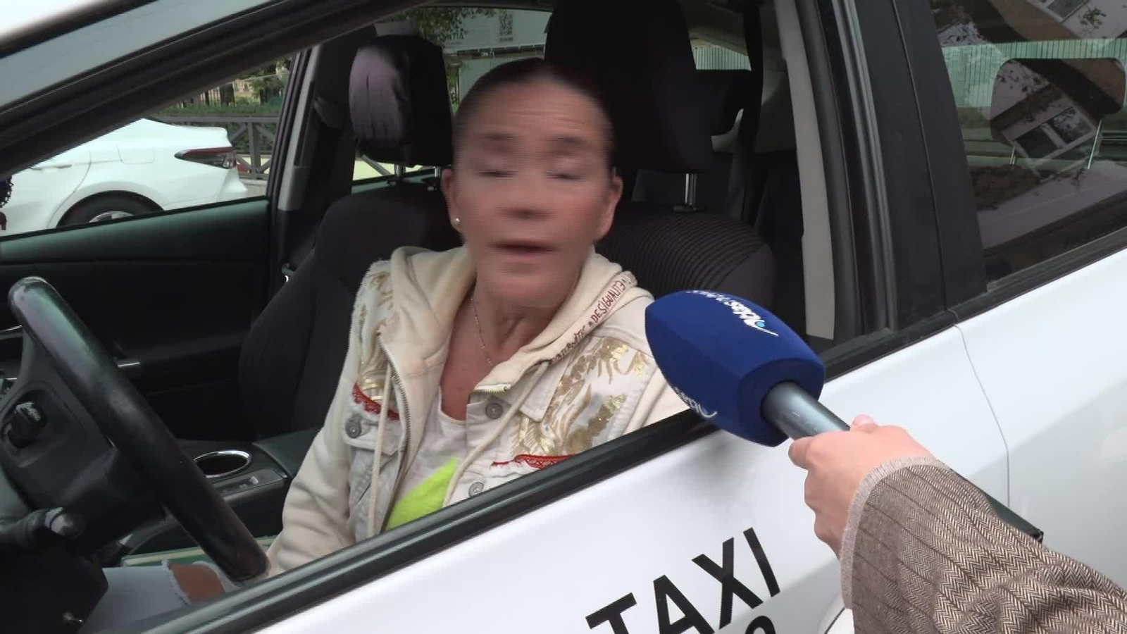 S024-SEVILLA DENUNCIAN AUMENTO TAXIS PIRATA FERIA ABRIL