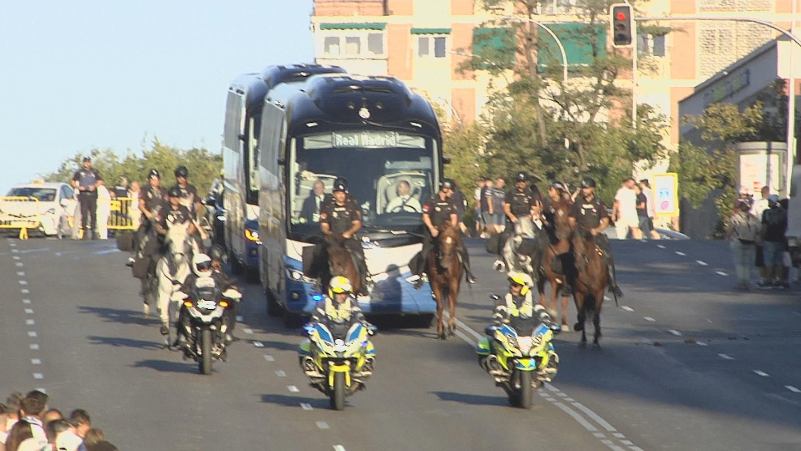Llegada del autobús del Real Madrid