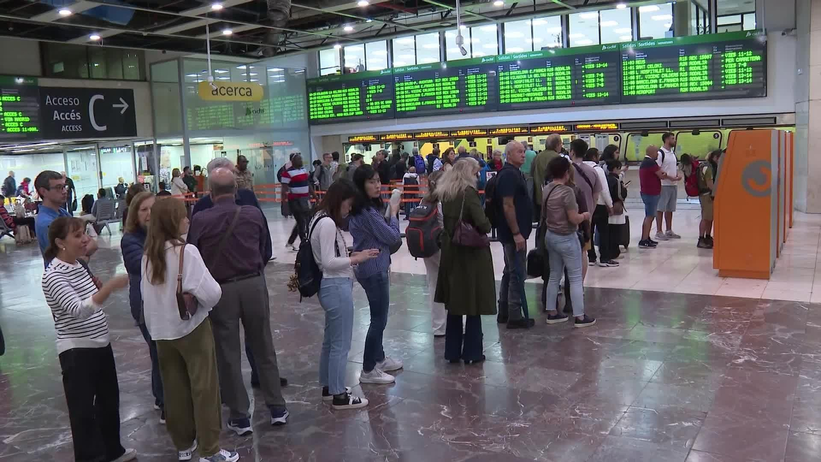 X056-EDI BARCELONA CAOS TRANSPORTE