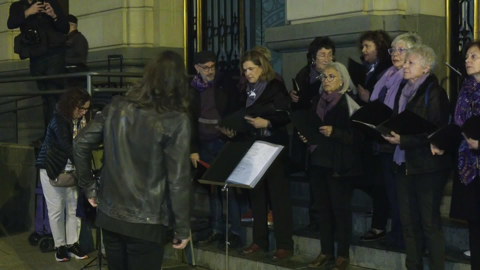 X011-ZARAGOZA CONCENTRACION VIOLENCIA GENERO