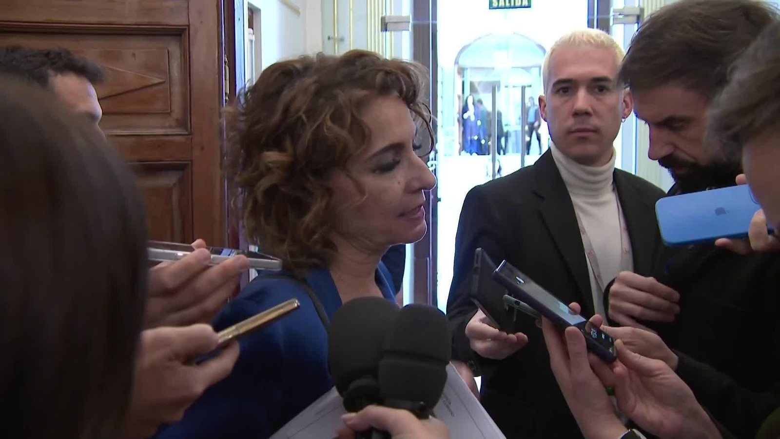 va montero en pasillos sobre decreto ayudas