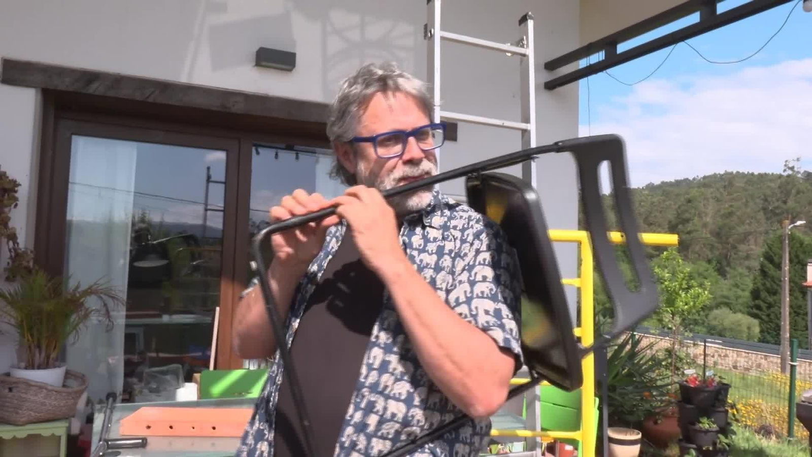 V081-SANTIAGO CREADOR DE LA FLAUTA SILLA