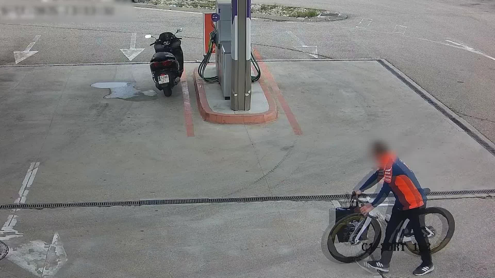 D019-IMAGENES GUARDIA CIVIL ROBO BICICLETA VALENCIA PILOTO MOTOGP