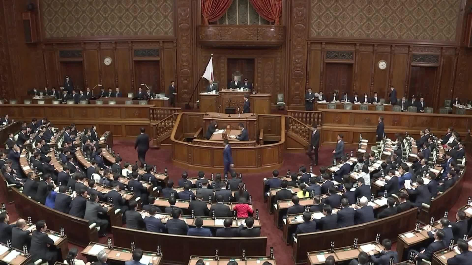 X008-JAPON VOTACION TAKAICHI PRIMERA MINISTRA