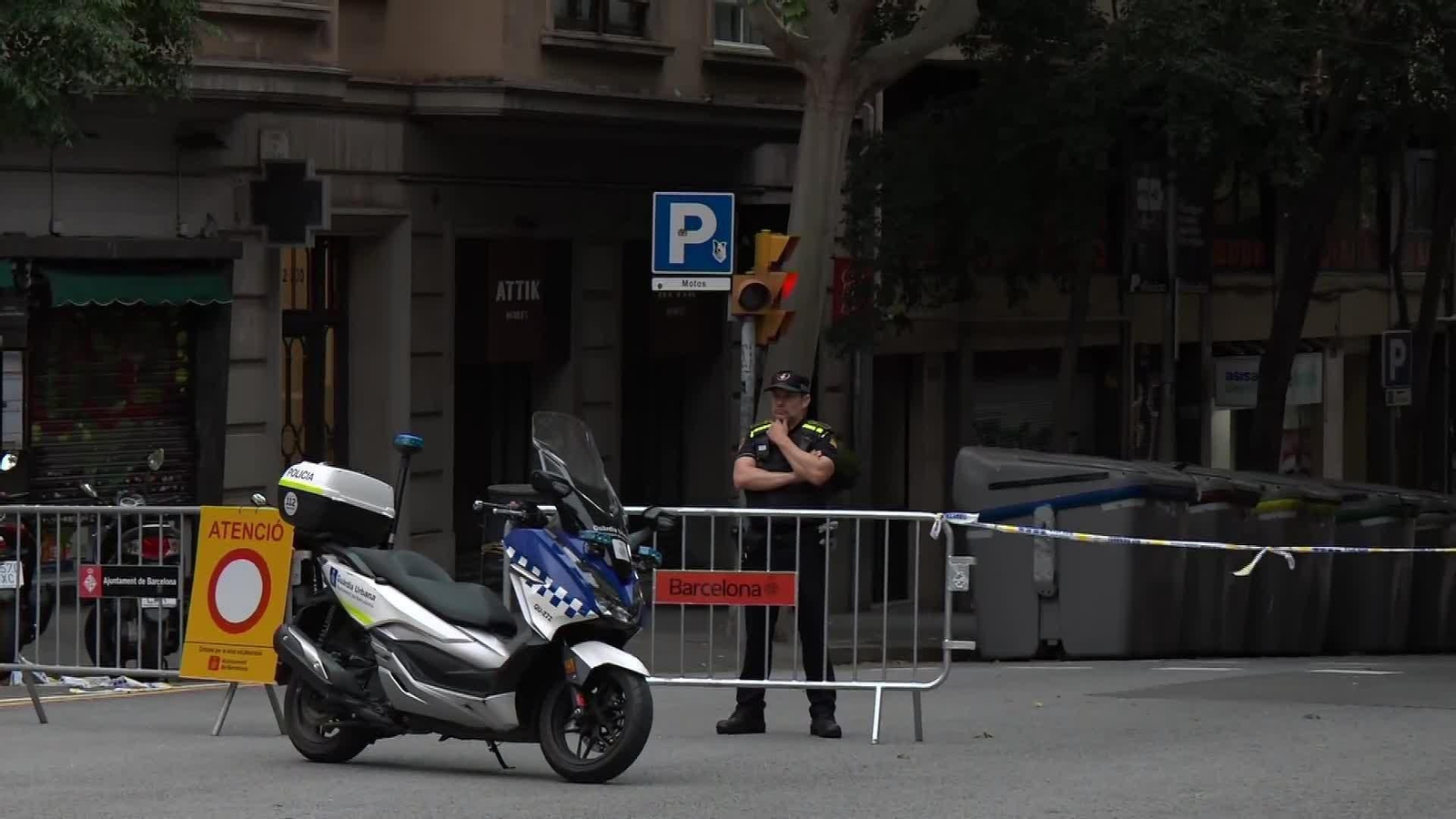 X031-BARCELONA PAPA INCONVENIENTES VISITA LEÓN