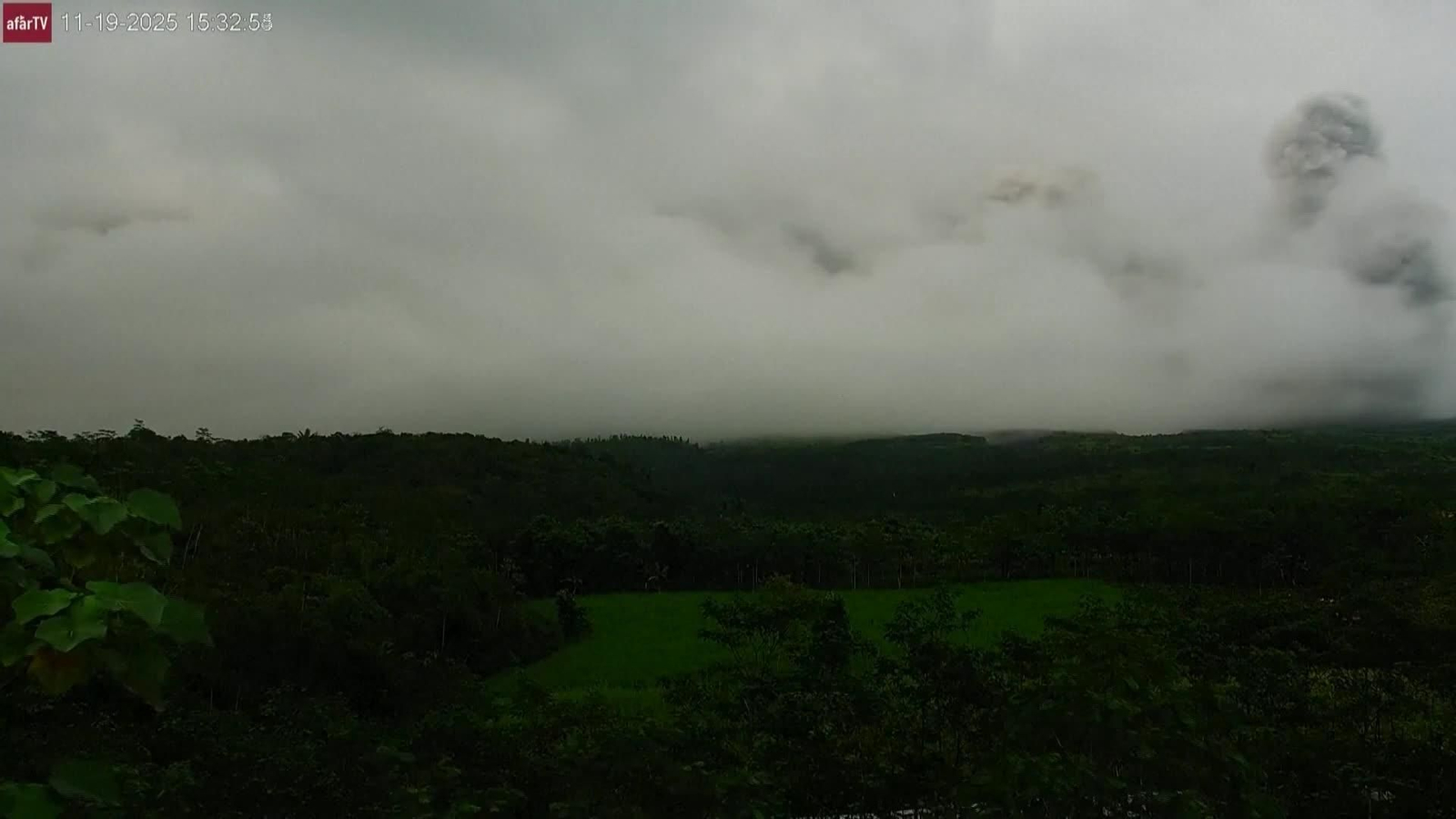 J027-INDONESIA ERUPCIÓN VOLCÁN SEMERU
