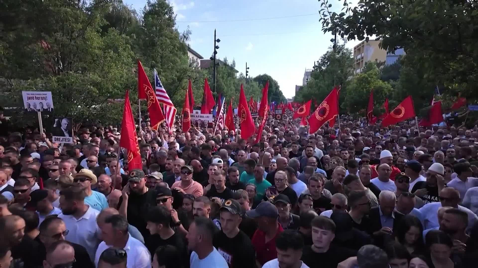 V008-KOSOVO PROTESTAS VETERANOS GUERRA