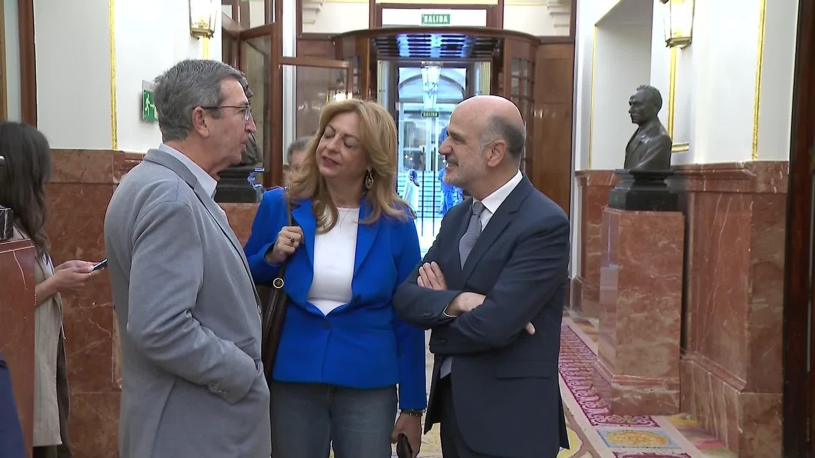 X018-CONGRESO PASILLOS 1