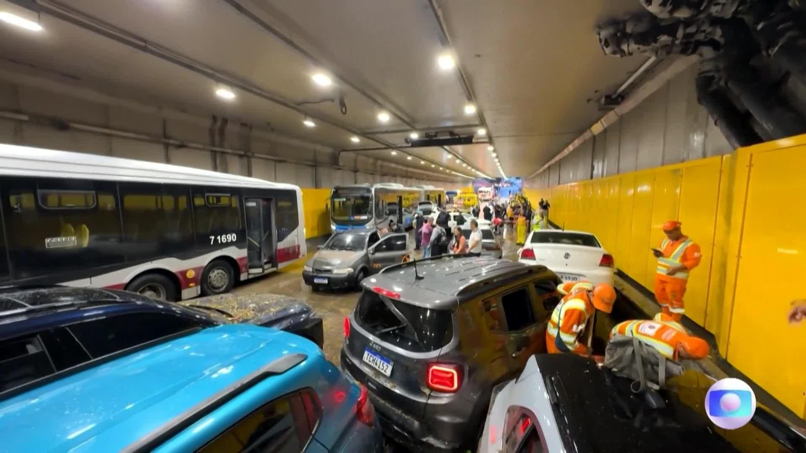 va brasil atrapados tunel inundaciones