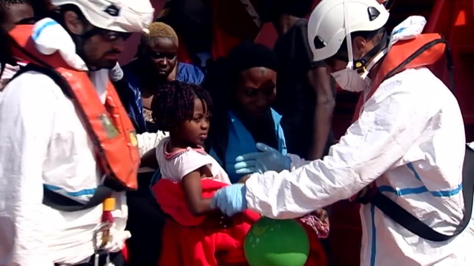 El Gobierno no aclara el destino de los primeros menores migrantes que trasladará a la península el lunes