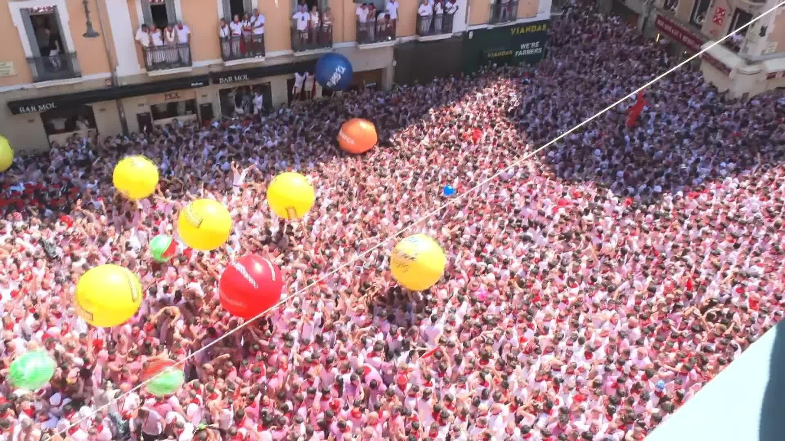 L030-PAMPLONA AMBIENTE CHUPINAZO SANFERMINES