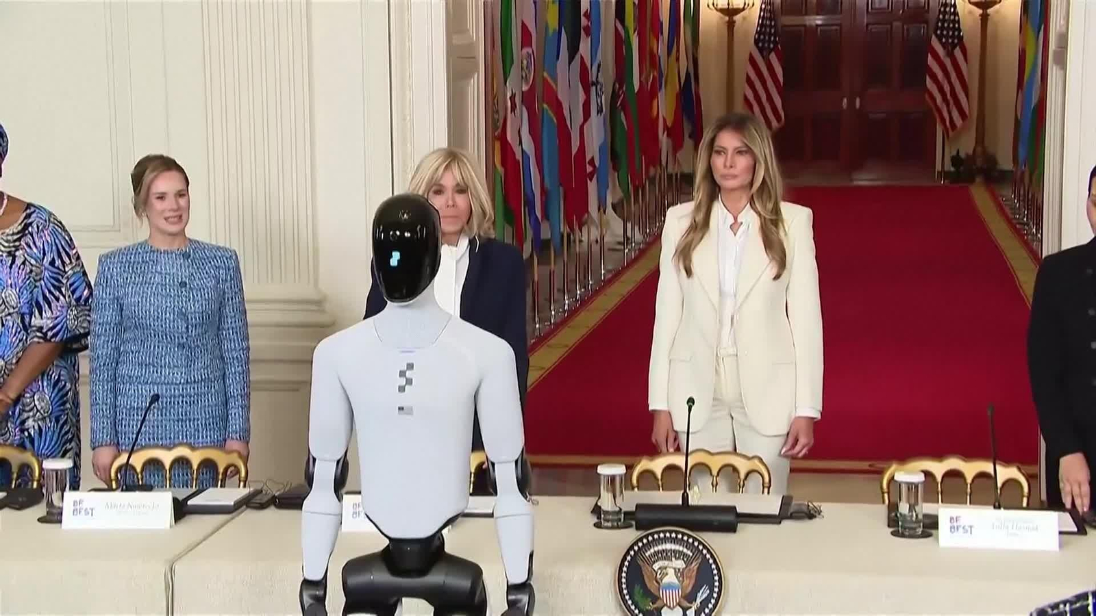 va melania robot
