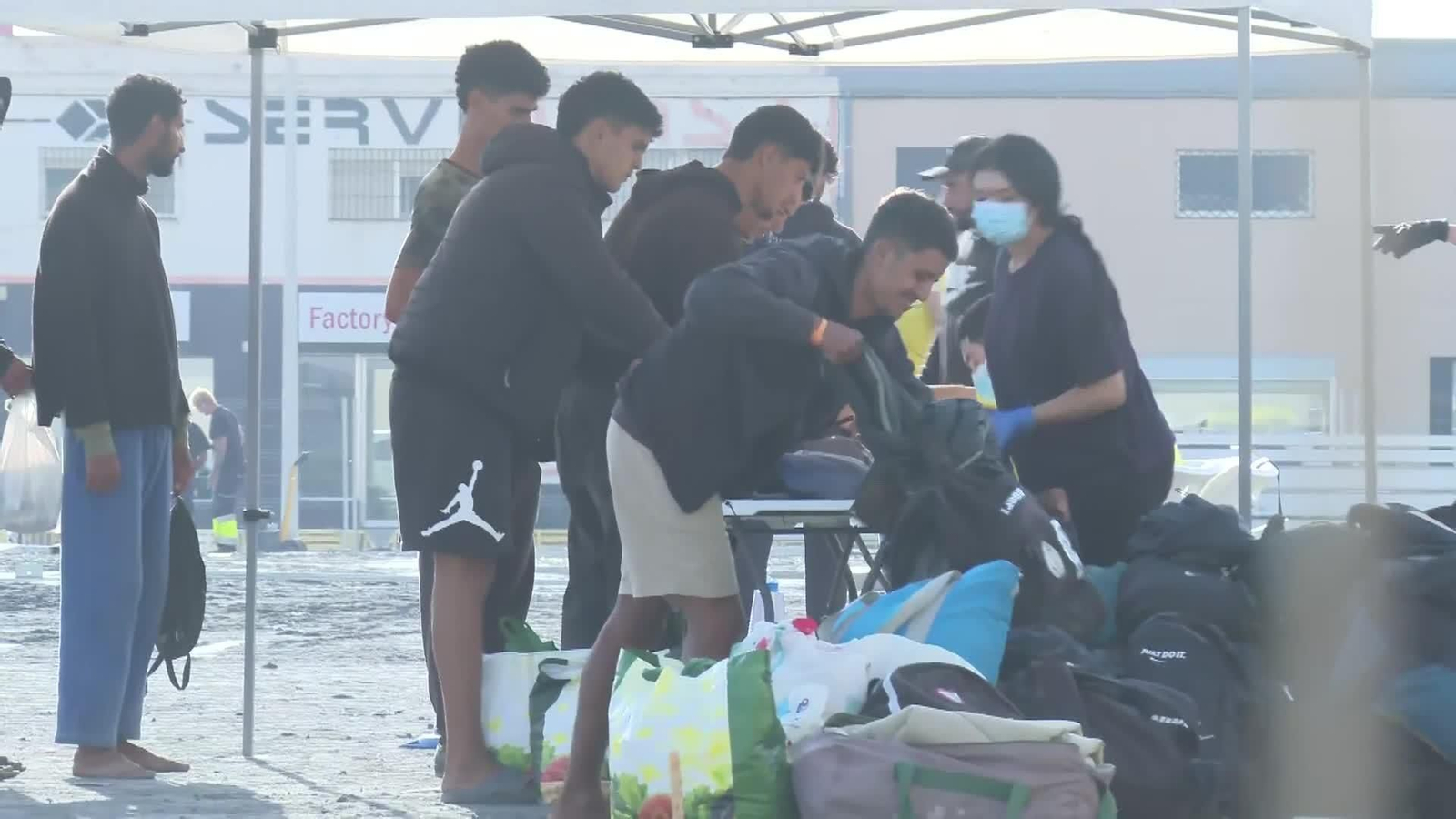 va migrantes en puerto