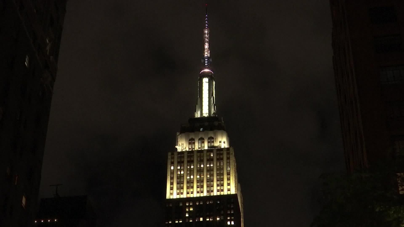 X006-EEUU EMPIRE STATE HOMENAJE DOLLY PARTON