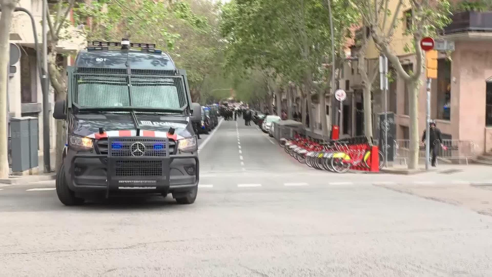 S046-BARCELONA LLEGADA ESTADIO BARSA VS ESPANYOL