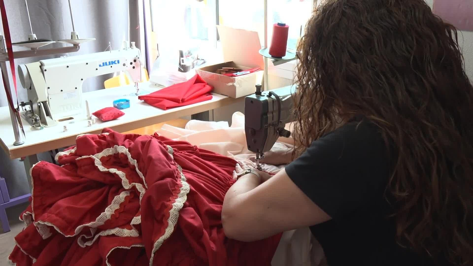 D028-SEVILLA ARREGLOS TRAJES FERIA