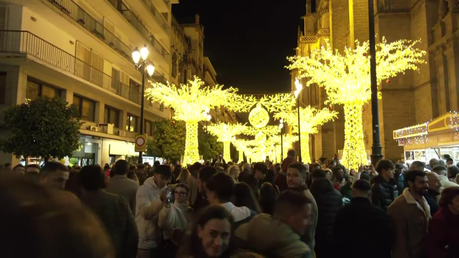 S021-SEVILLA AMBIENTE PUENTE CENTRO CIUDAD