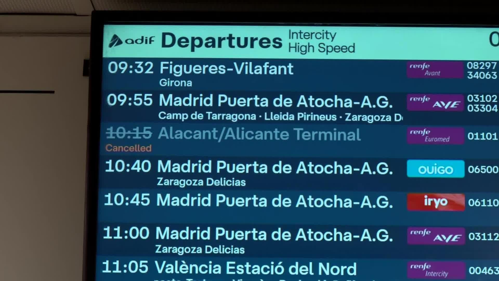 J064-BARCELONA PROBLEMAS TRENES VIENTO