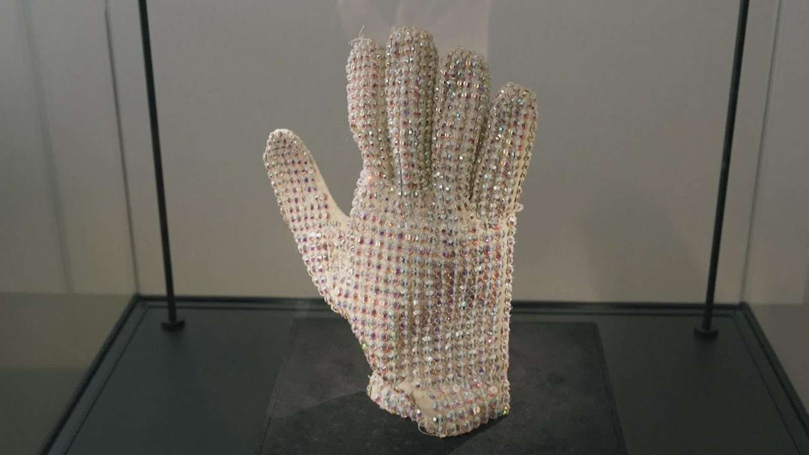 J074-FRANCIA SUBASTA OBJETOS MICHEL JACKSON