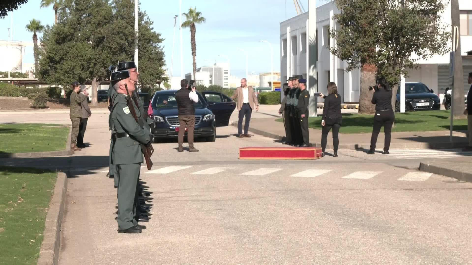 V017-CADIZ VISITA REY FORMACION GUARDIA CIVIL