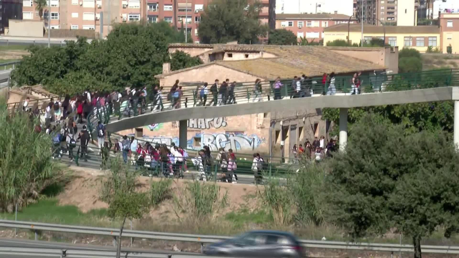 X035-VALENCIA HOMENAJE ESTUDIANTES PUENTE DANA X035-VALENCIA HOMENAJE ESTUDIANTES PUENTE DANA