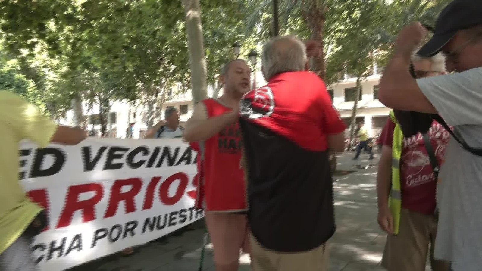 J624-SEVILLA PROTESTA CORTES LUZ
